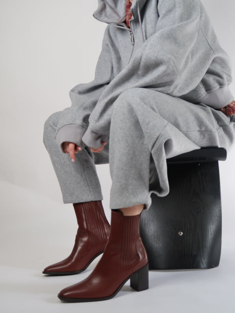 Studio - Vittoria Brown