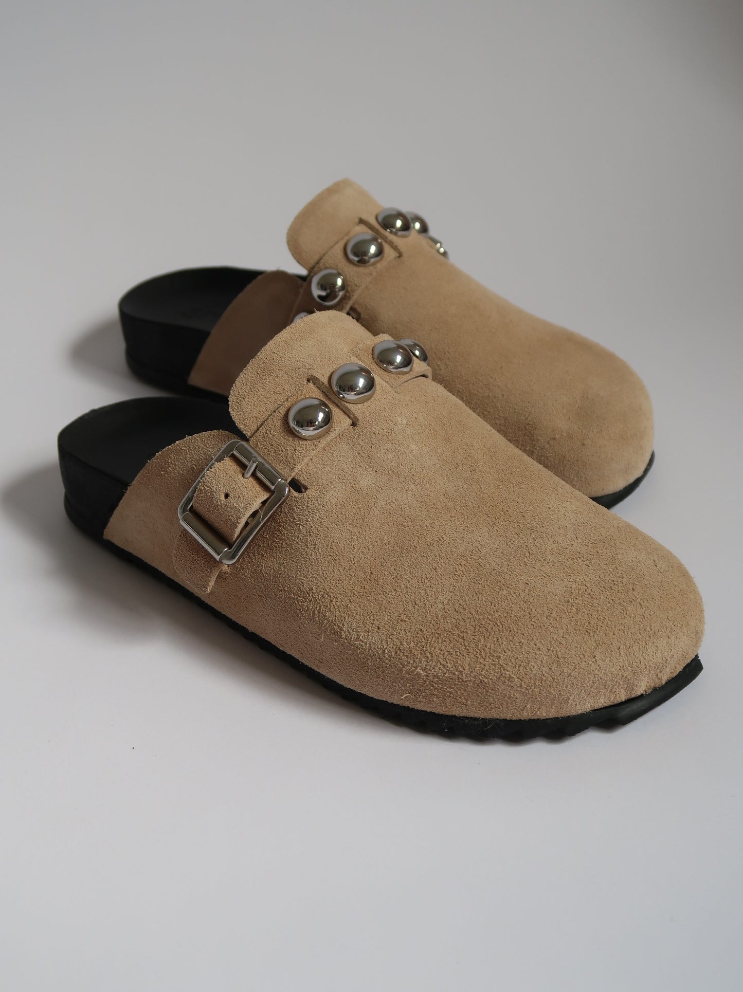 דירות לנשים