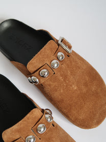 דירות חומות