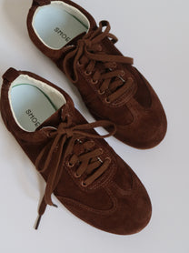 נעליים חומות