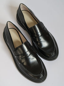 נעליים שחורות