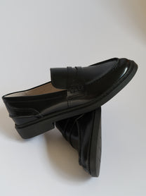 נעליים שחורות