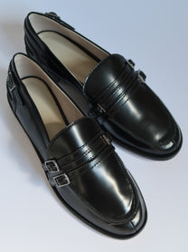 נעליים שחורות