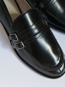 נעליים שחורות