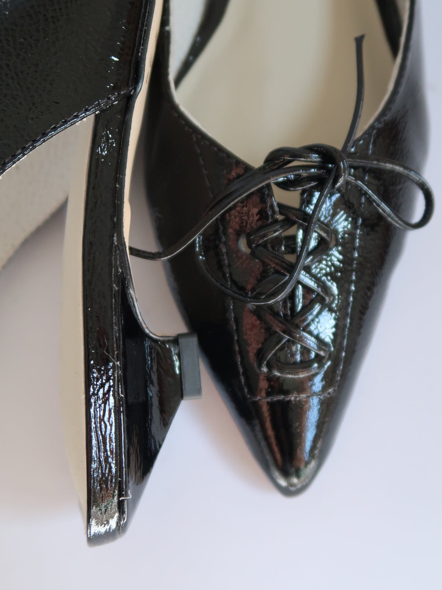 עקבים שחורים