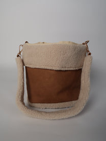 תיק באקט חום טדי