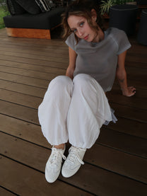 נעליים לבנות