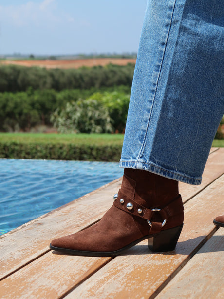 מגפיים גבוהים לנשים