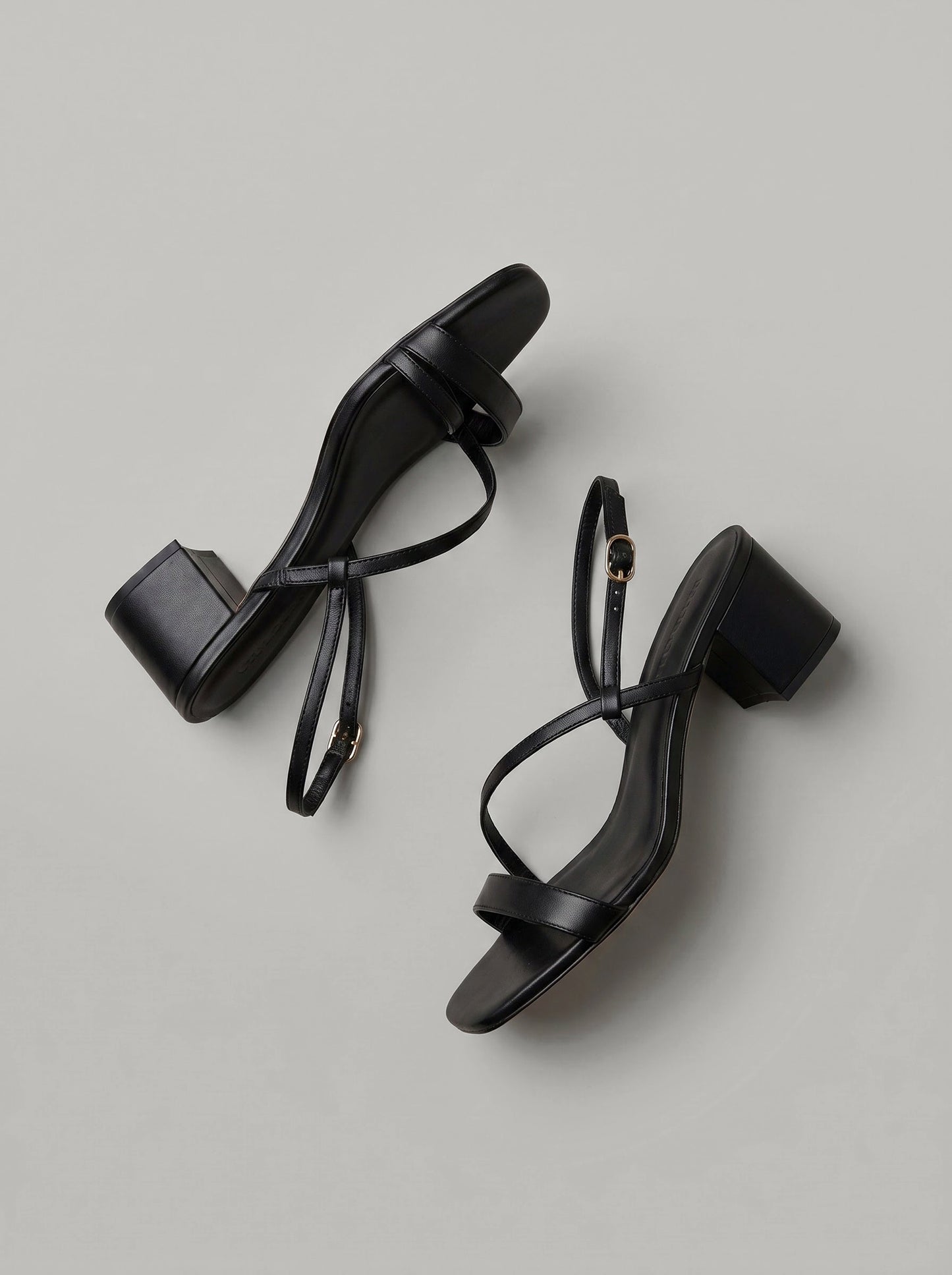 Capsule - Elia Black