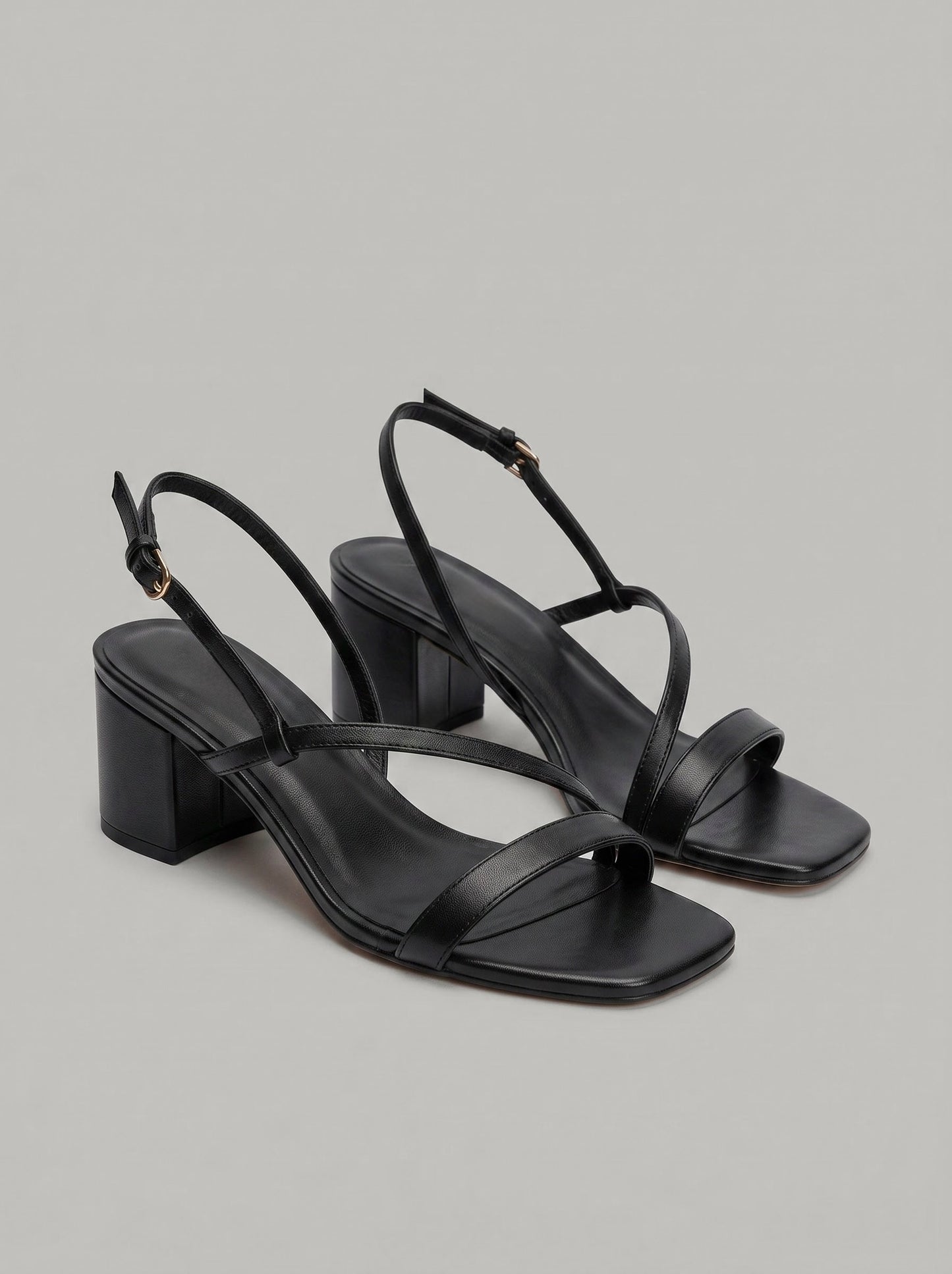 Capsule - Elia Black