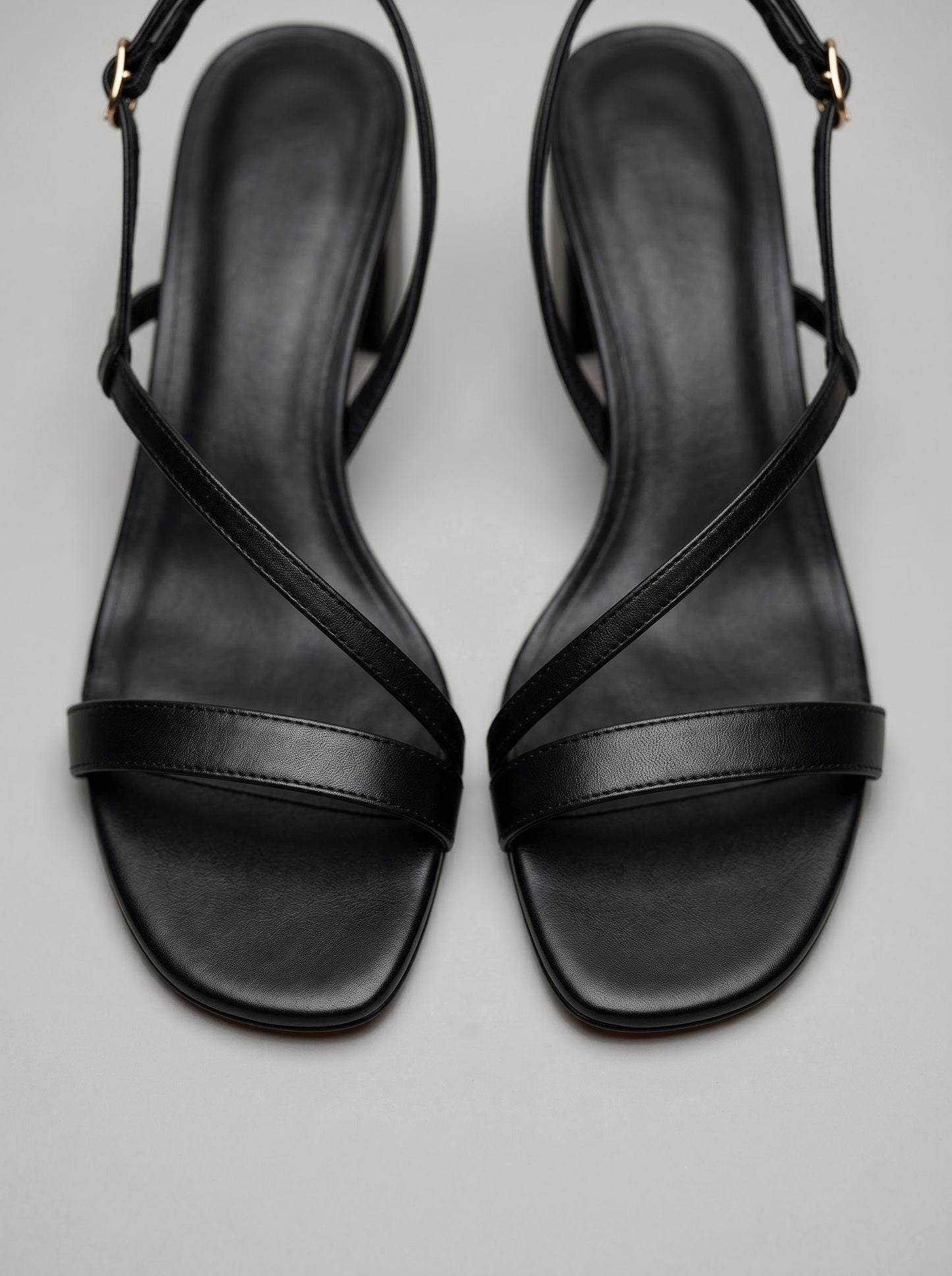 Capsule - Elia Black