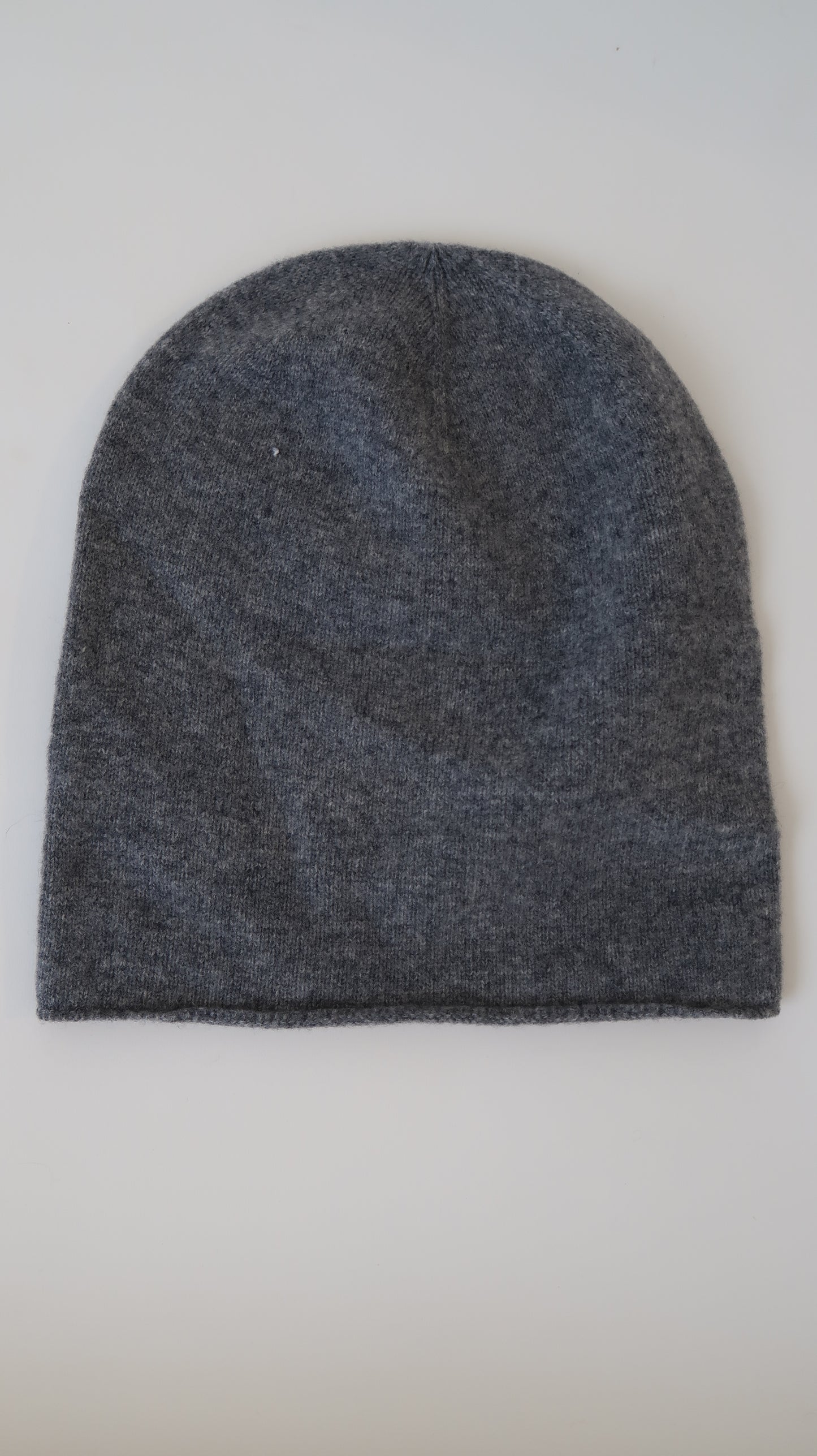 כובע צמר אפור