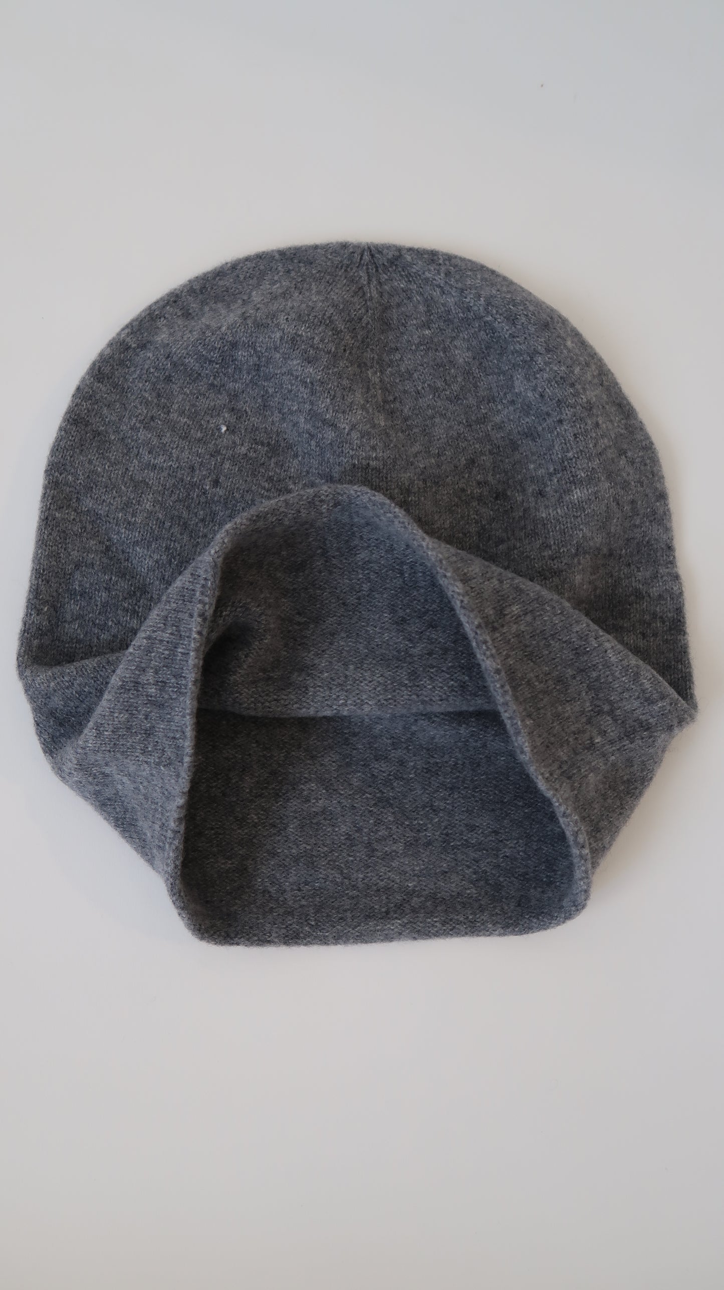 כובע צמר אפור