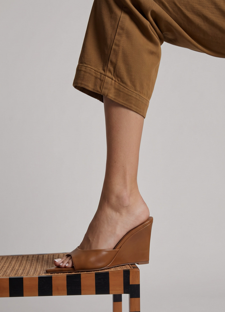 Pre-Order: Ashton Caramel