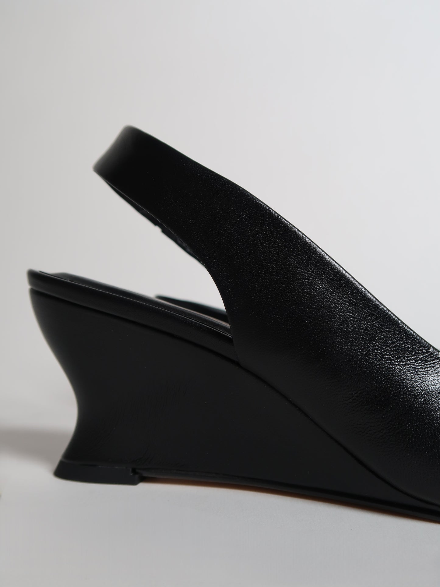 Capsule - Marlene Black