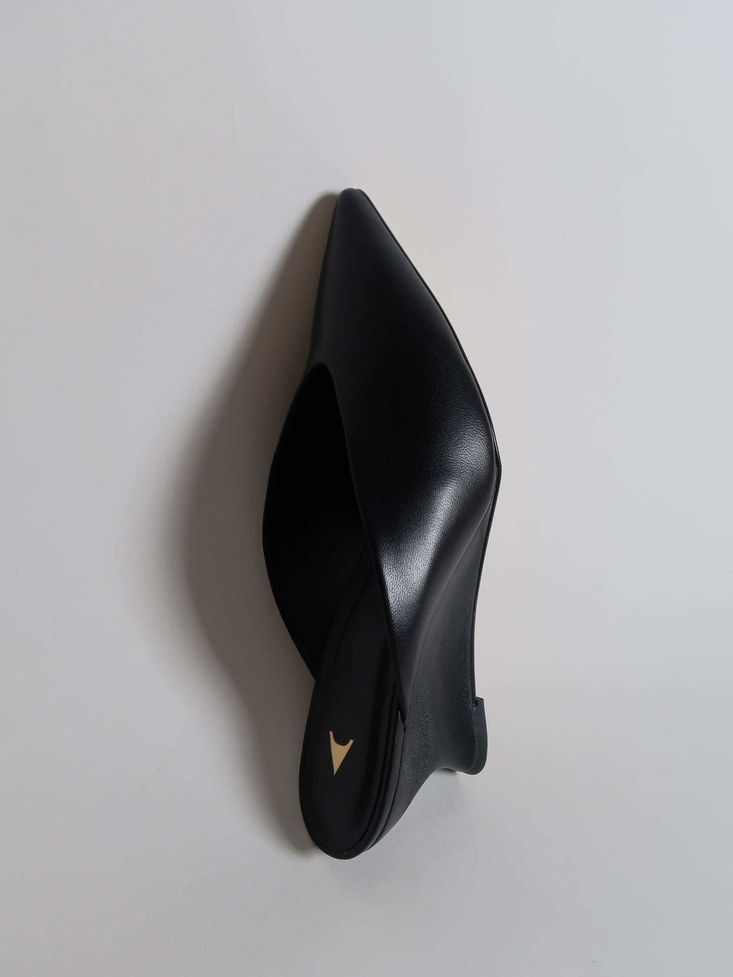 Capsule - Muse Black