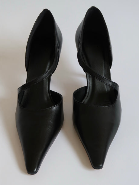 Capsule - Natasha Black