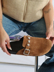 דירות חומות