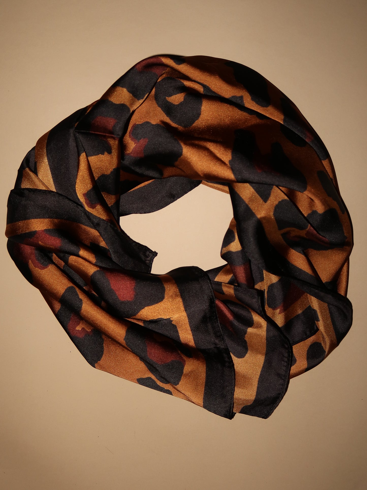 מטפחת מנומרת