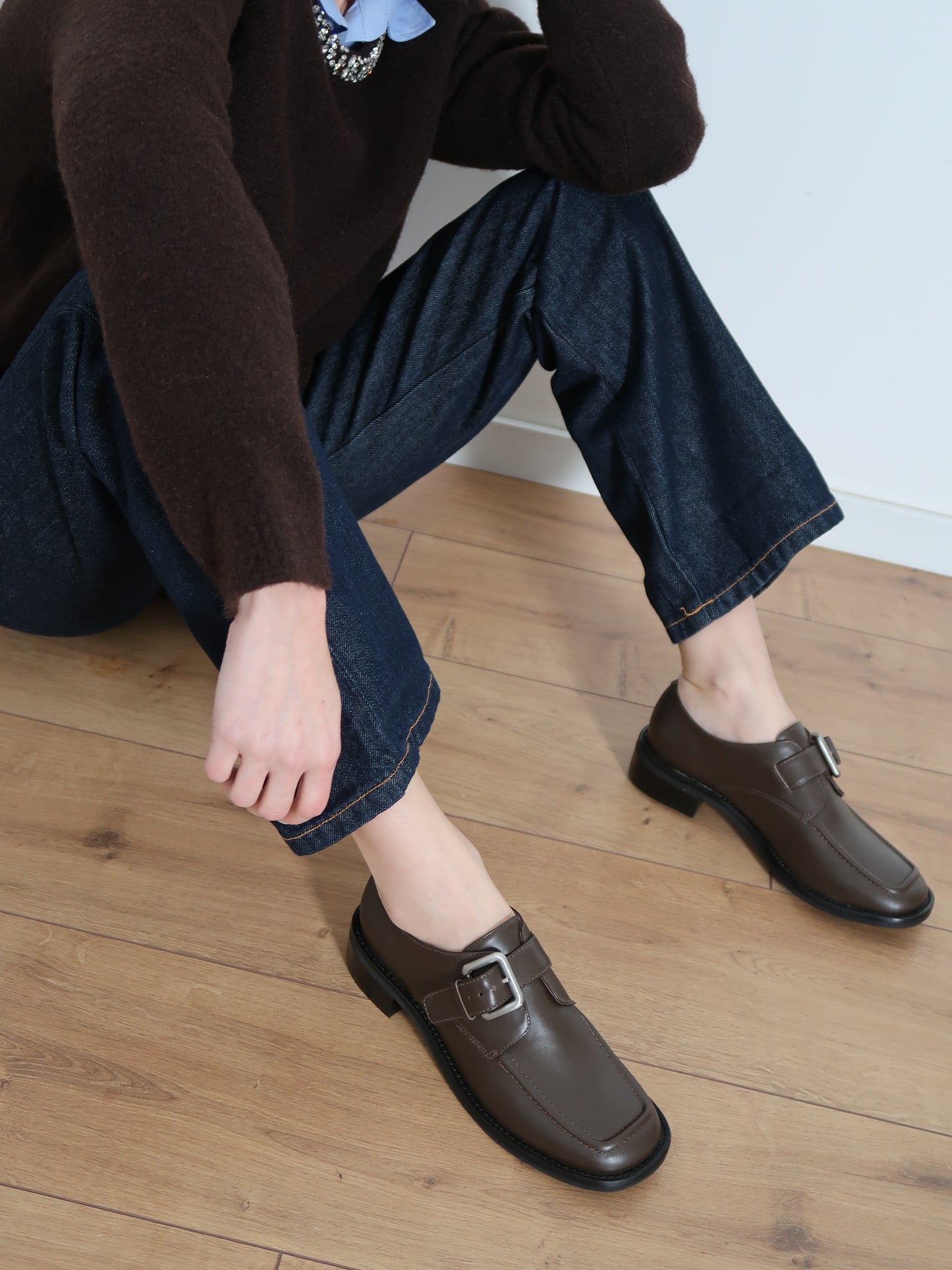 Capsule - Riven Dark Brown