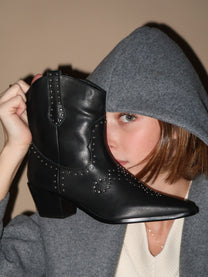 מגפיים גבוהים שחורים