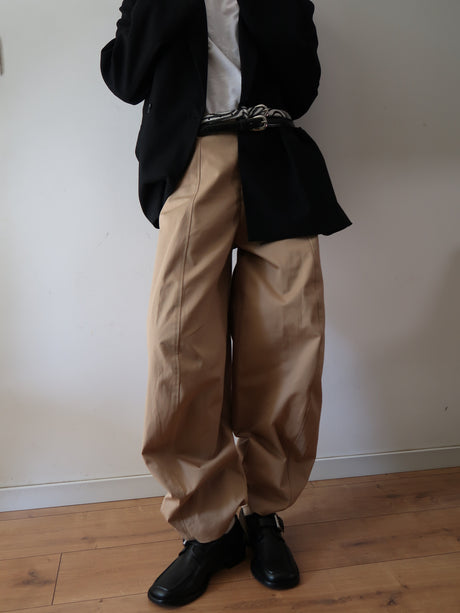 Capsule - Riven Black