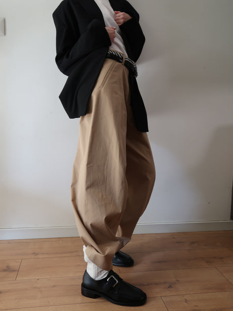 Capsule - Riven Black