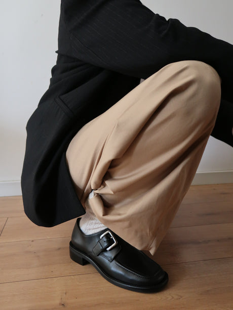 Capsule - Riven Black