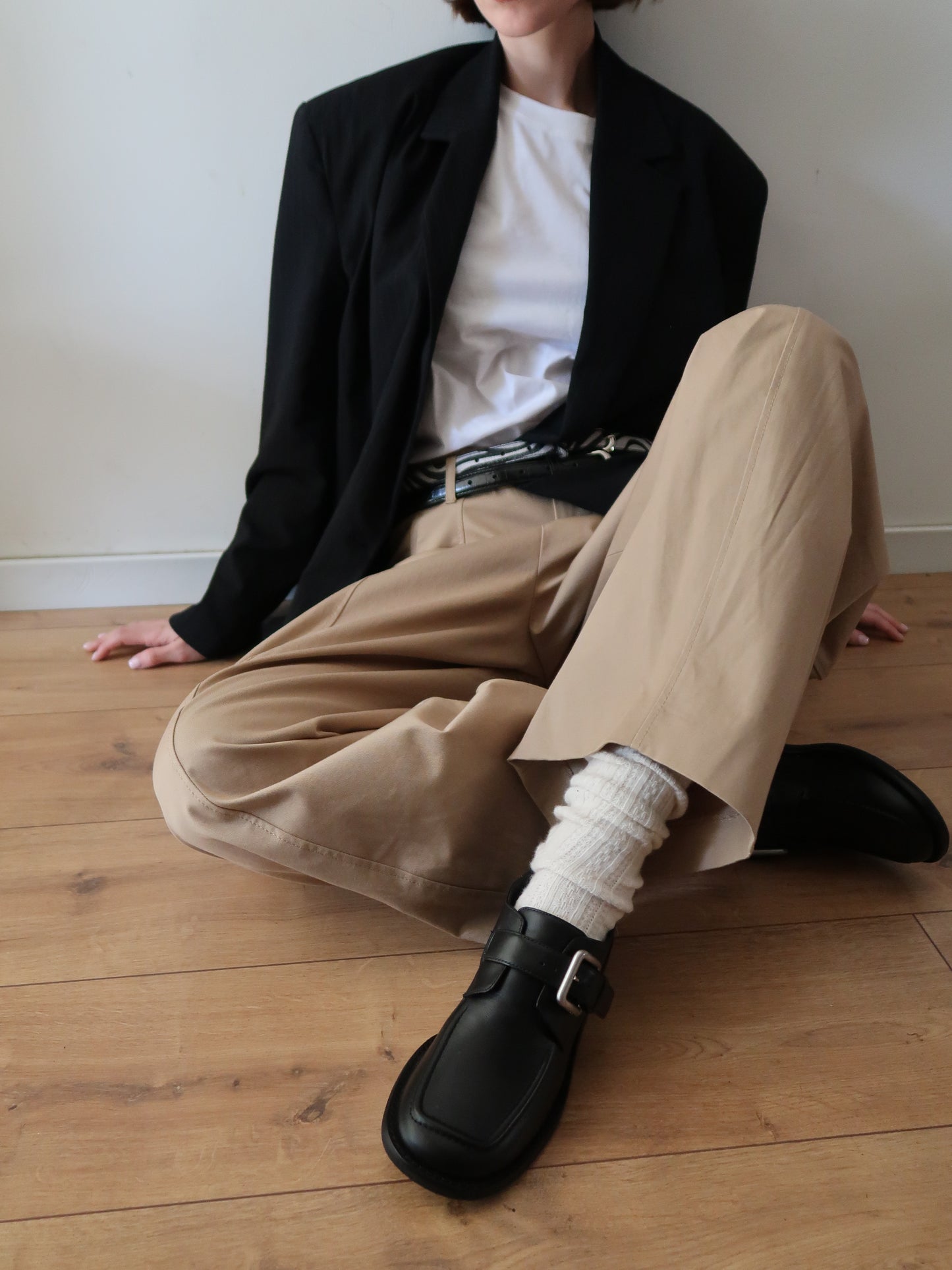 Capsule - Riven Black