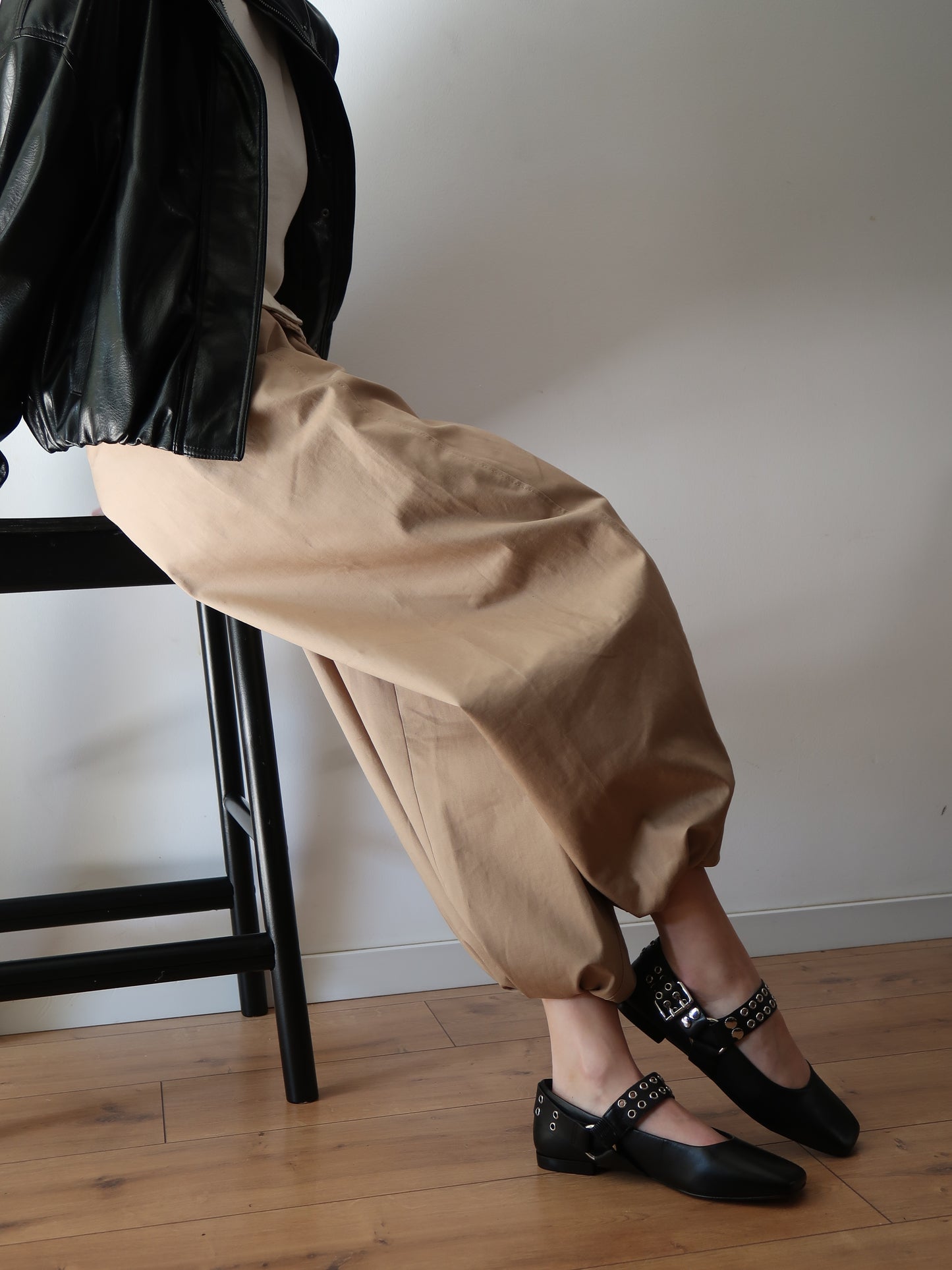 Capsule - Floyd Black