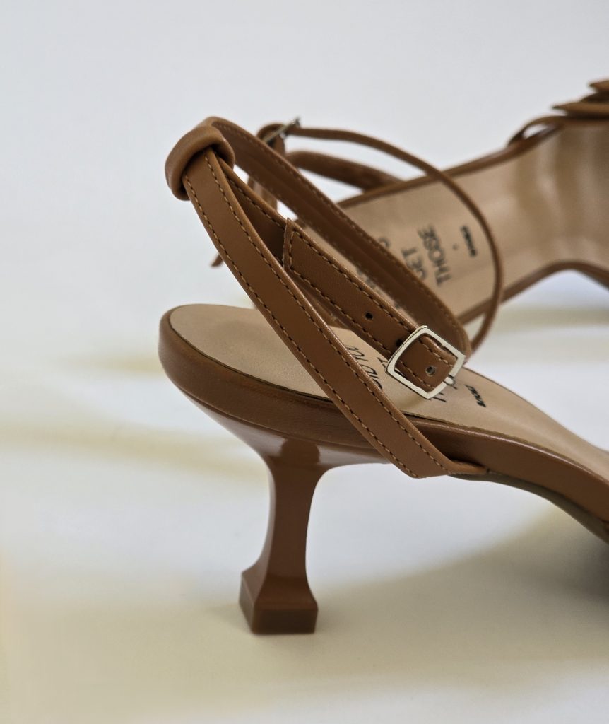 S.A.E - Viola Tan