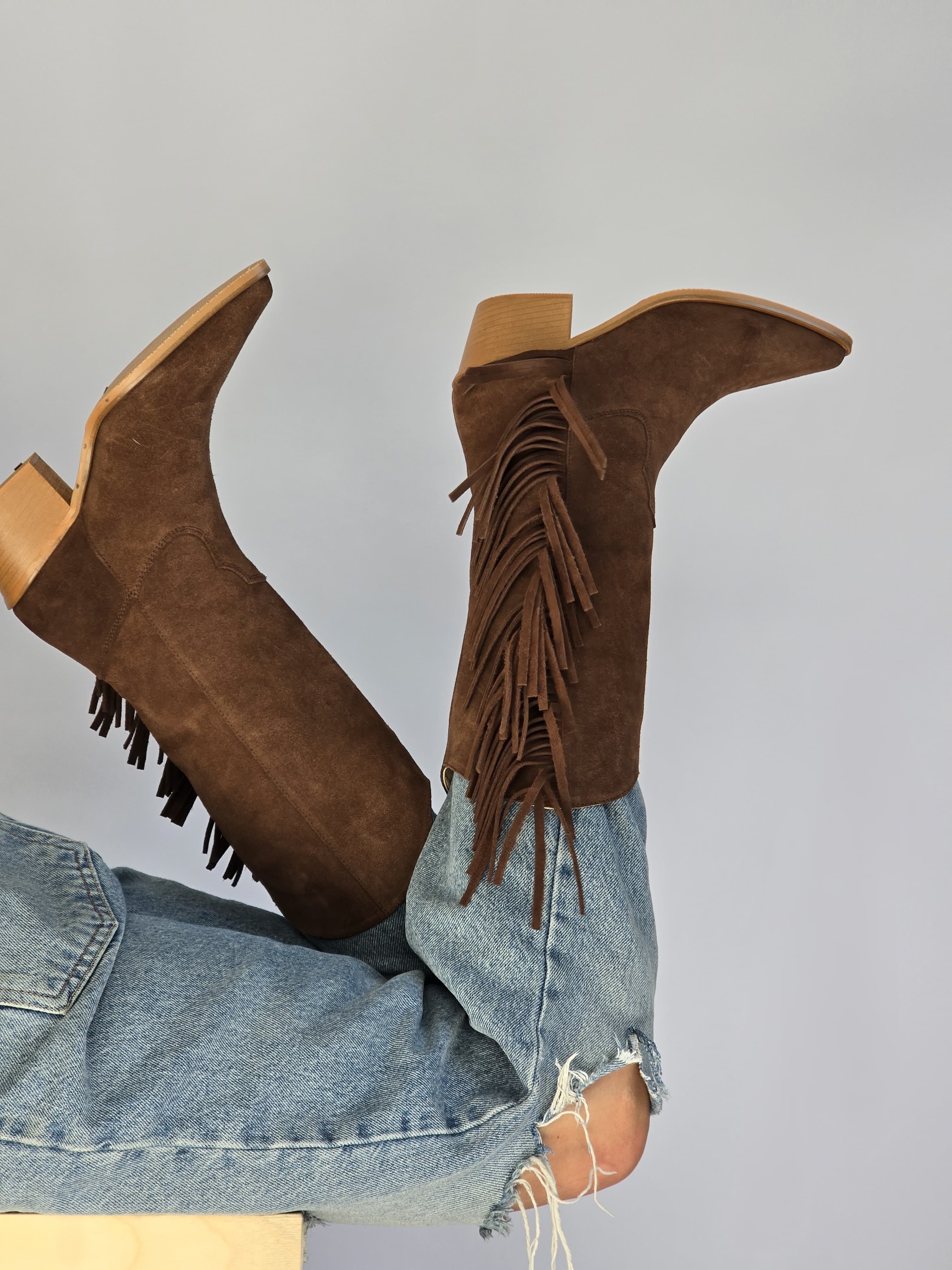 Aylin Suede Walnut