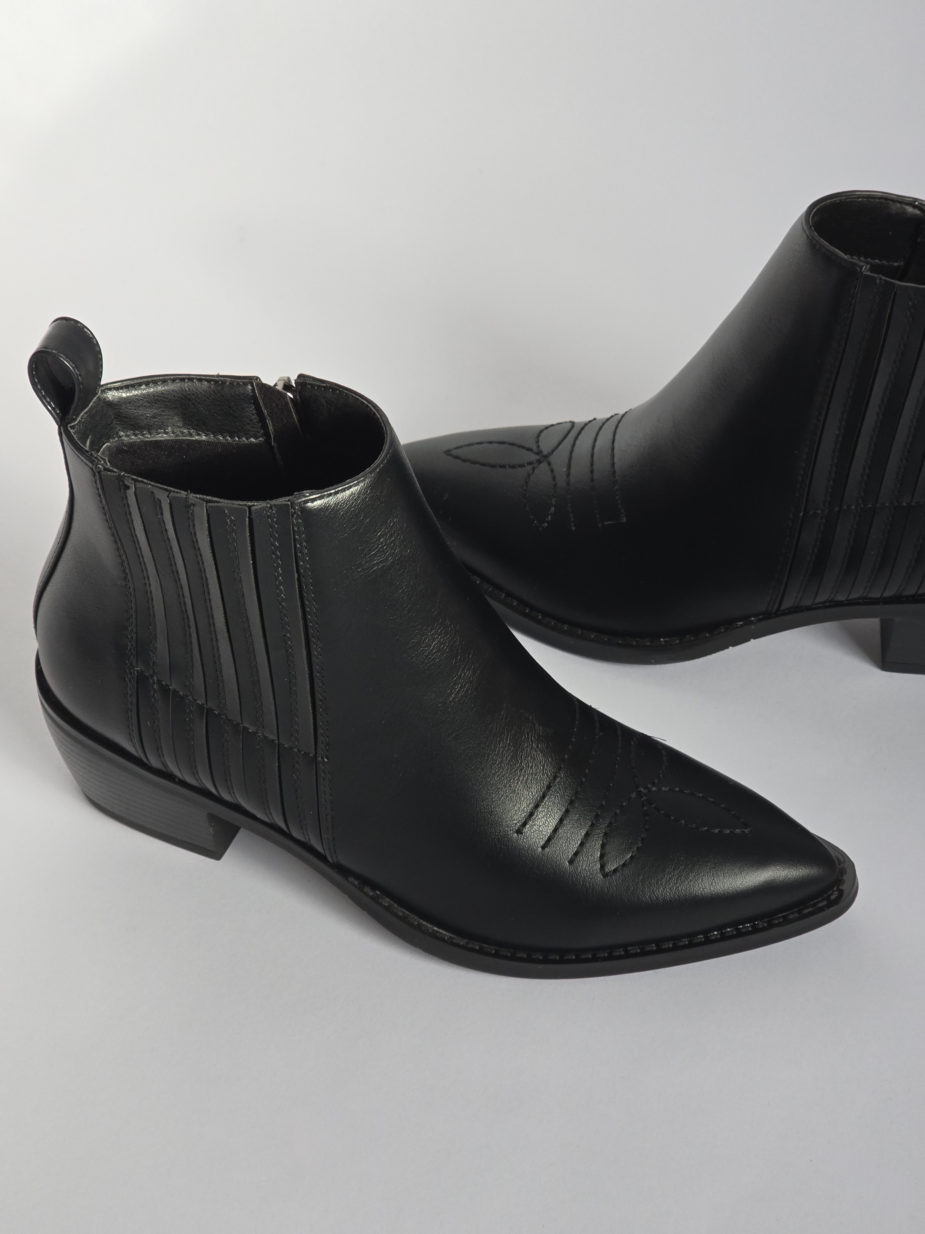 Adonis Black
