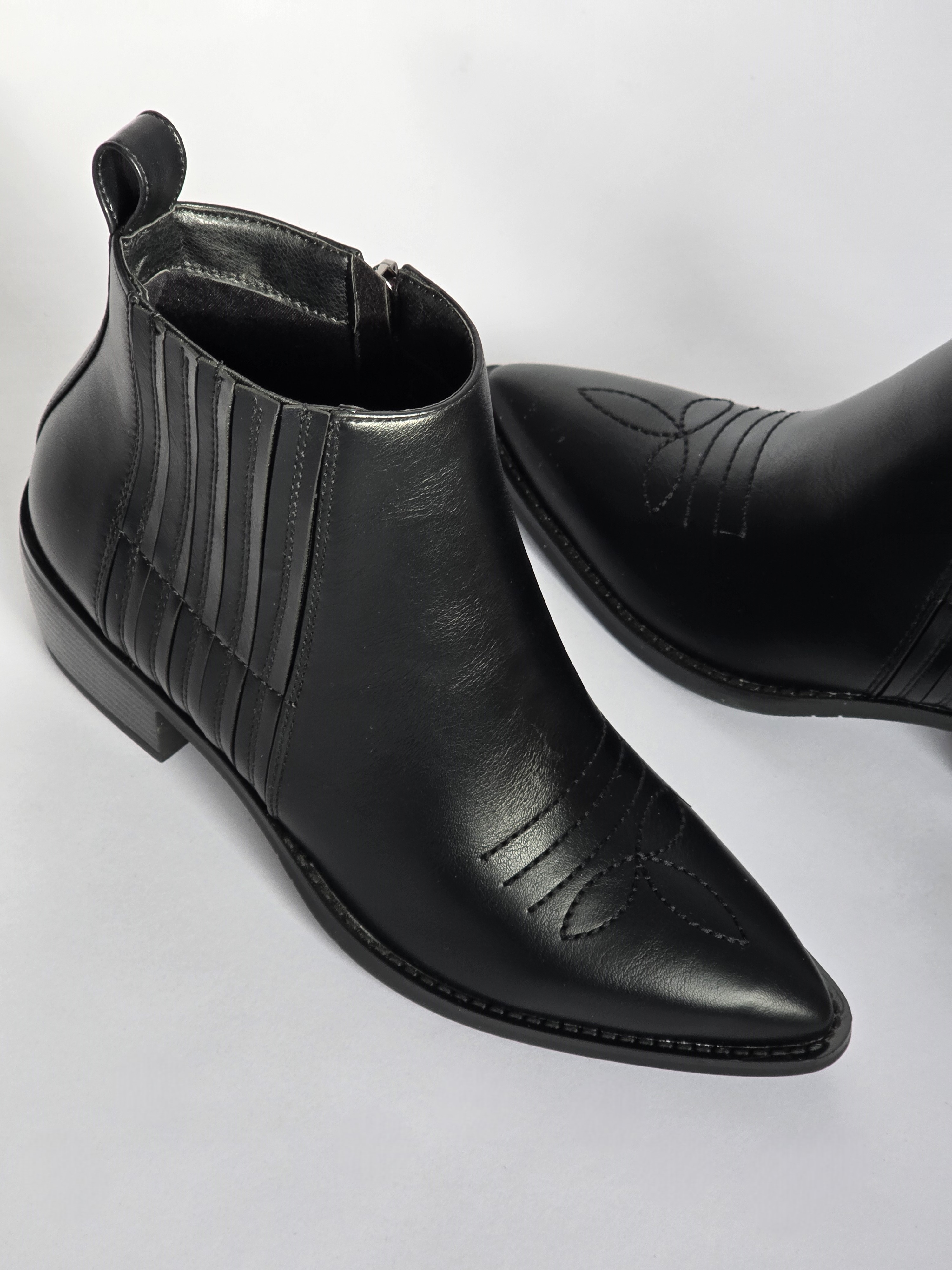 Adonis Black