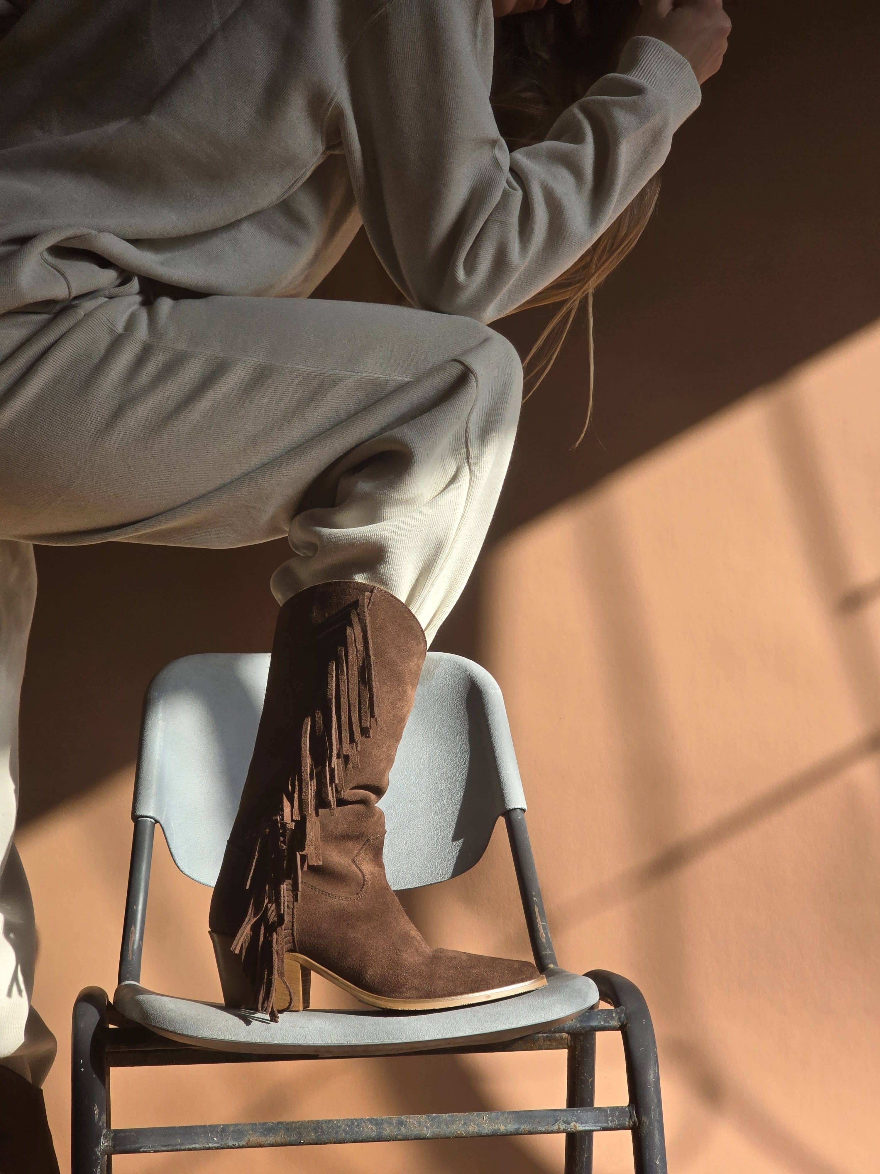 Aylin Suede Walnut