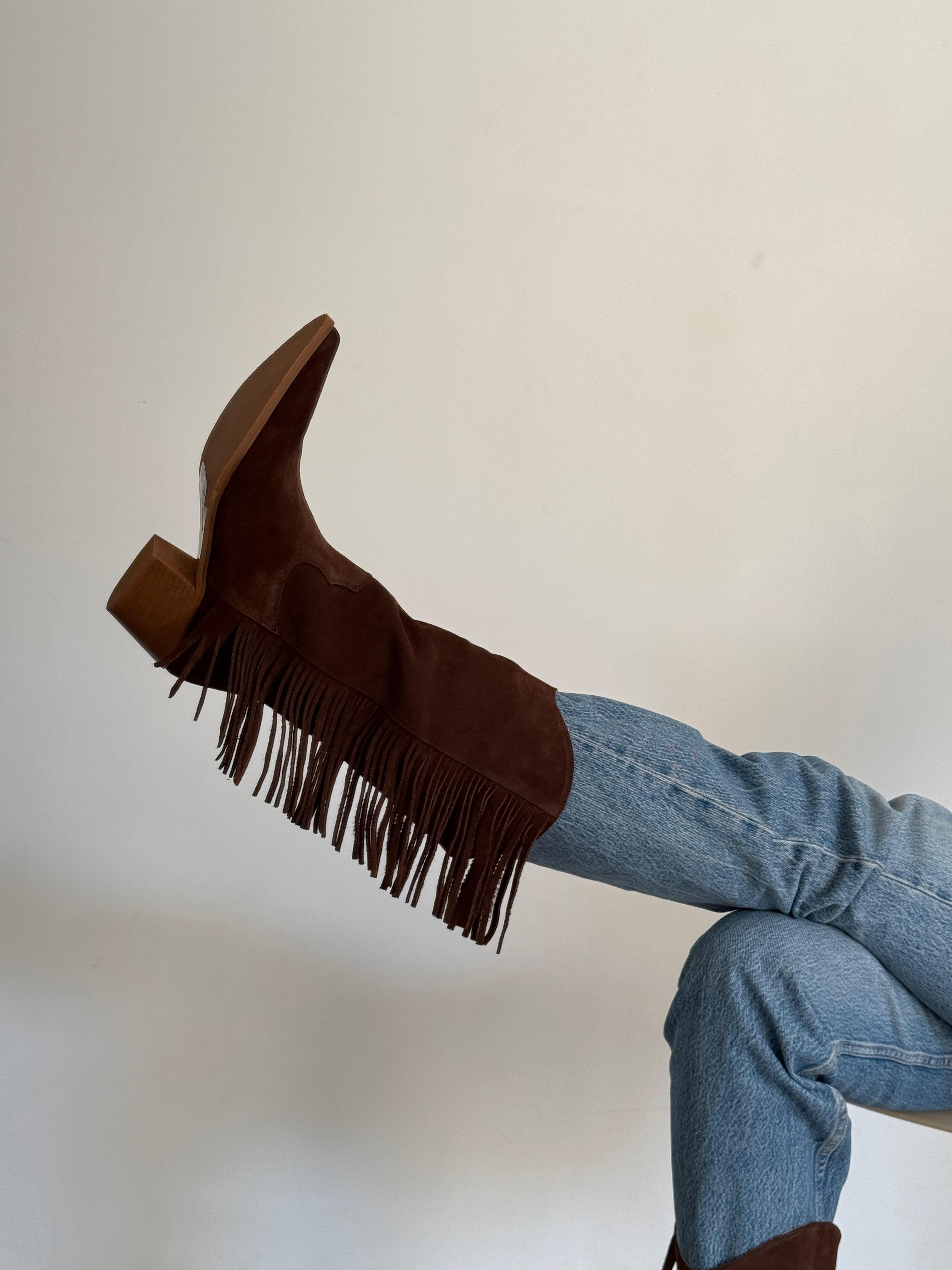 Aylin Suede Walnut