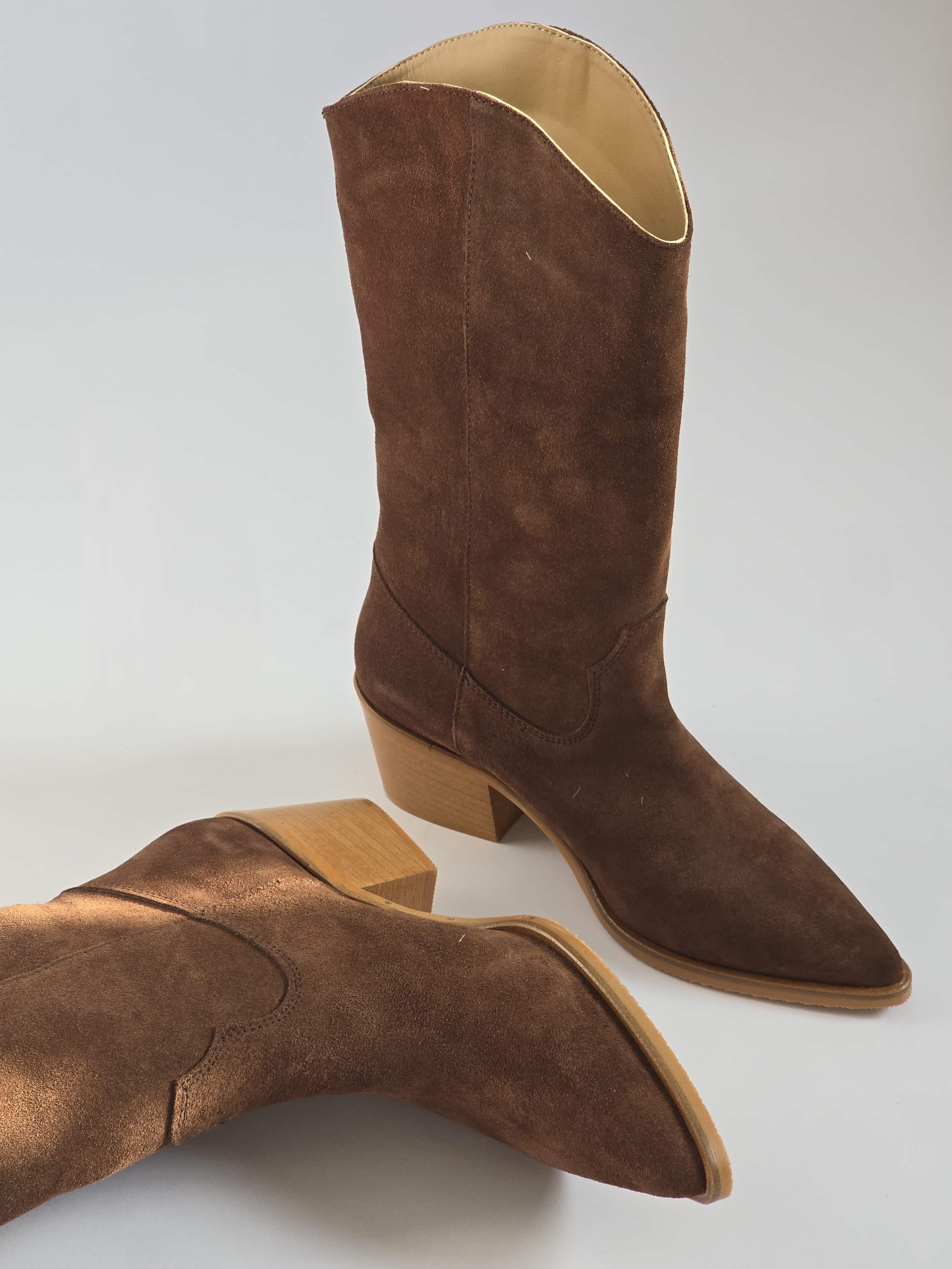 Aylin Suede Walnut