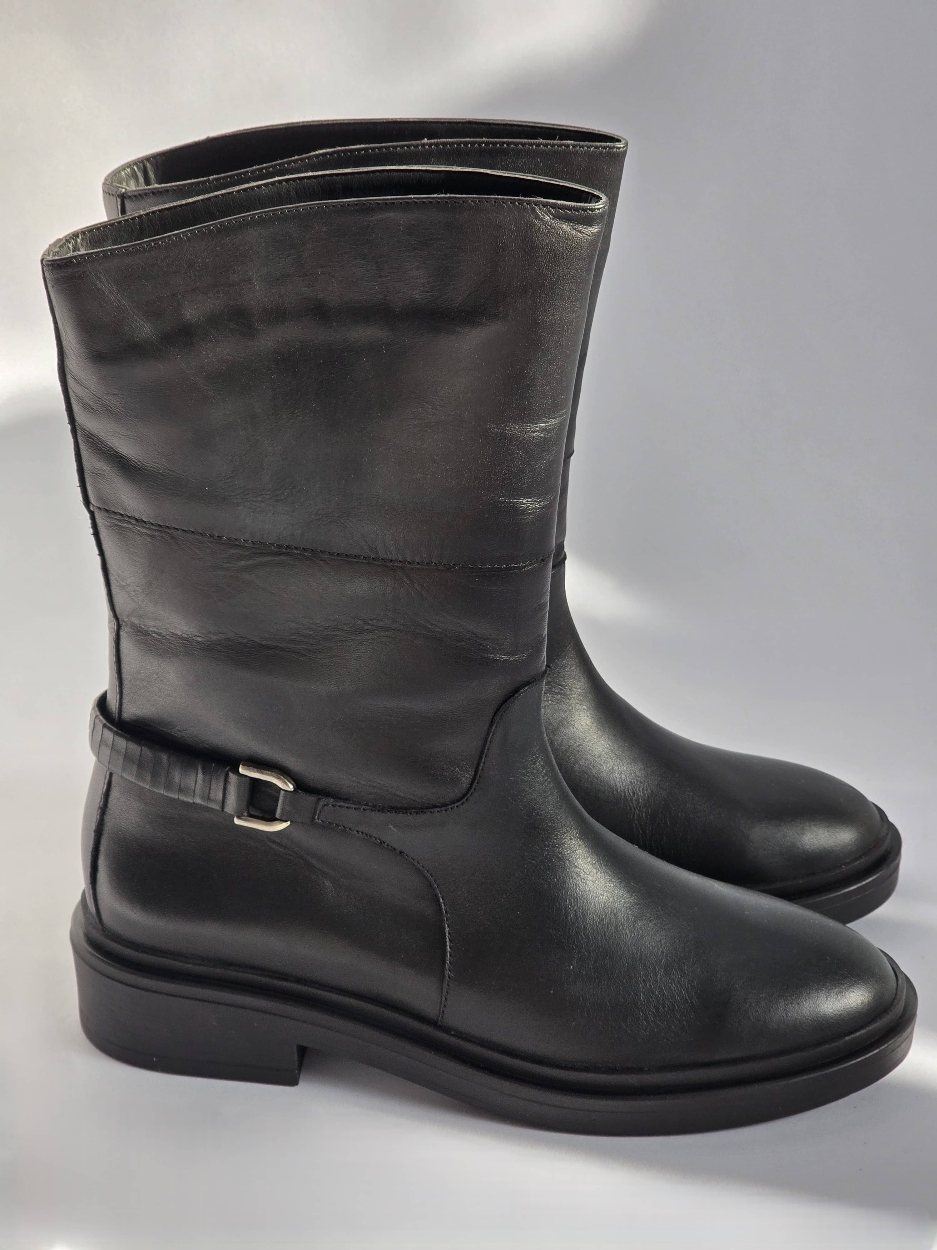 Suan Black