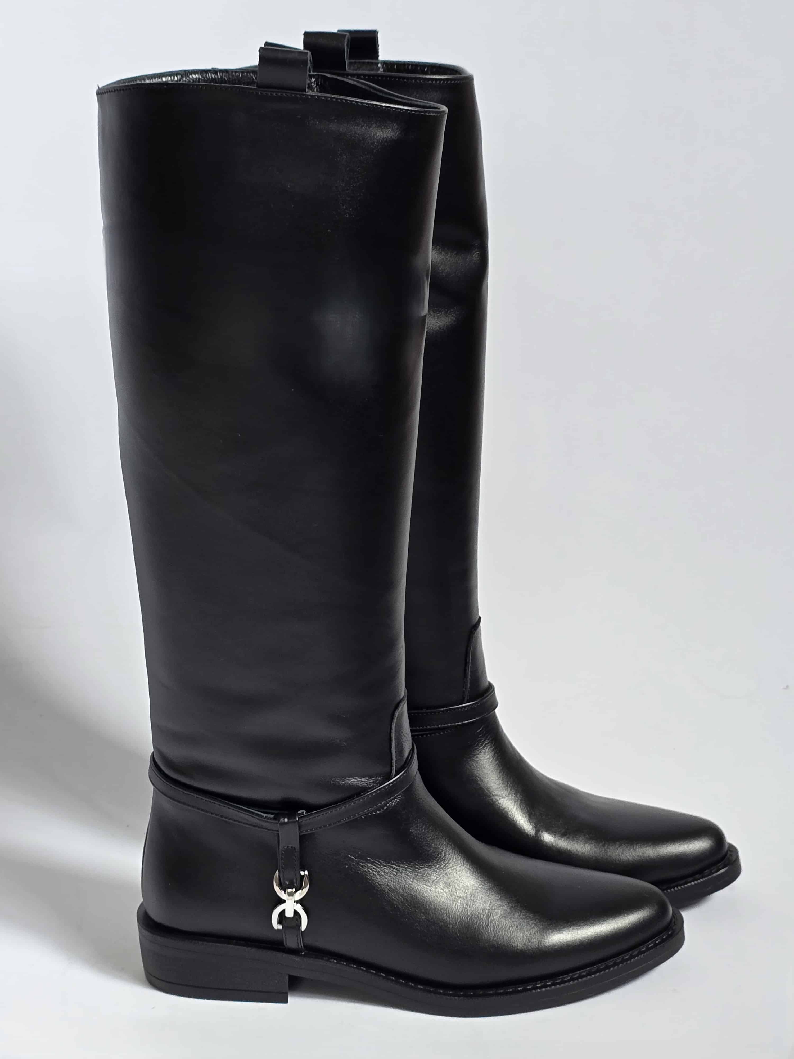 Mills Black