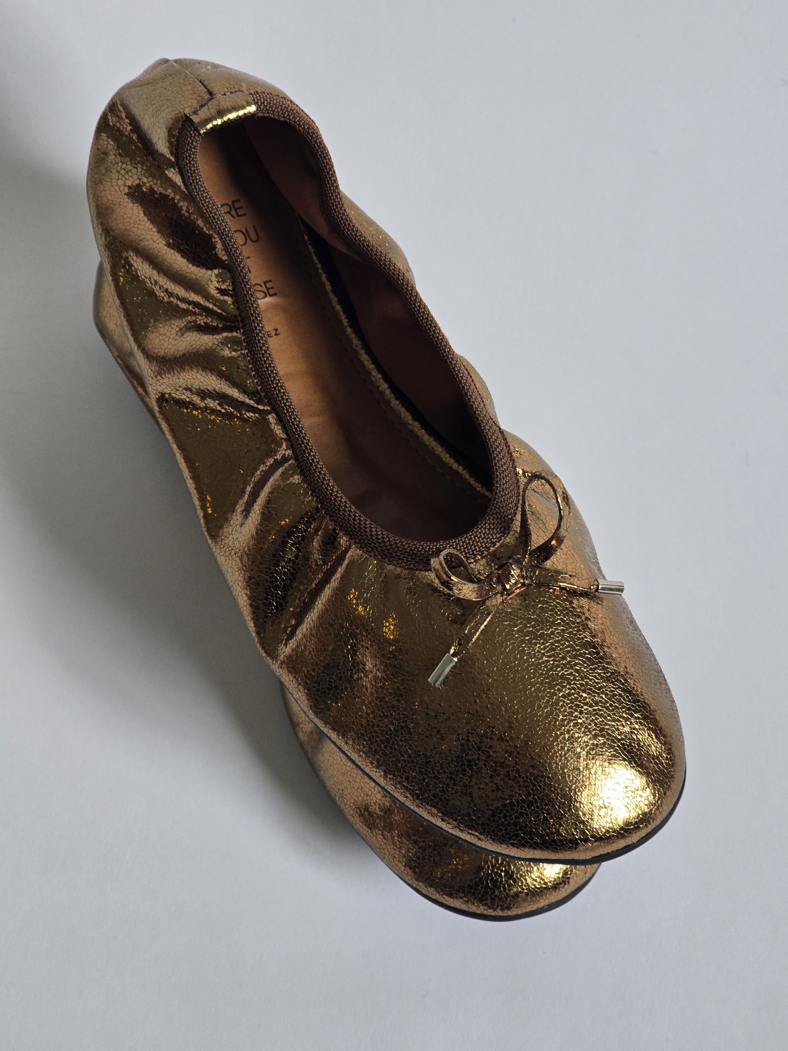 Lily Bronze