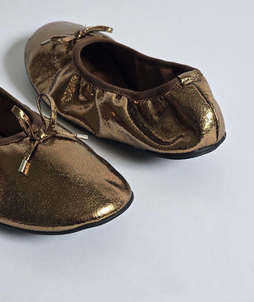 Lily Bronze
