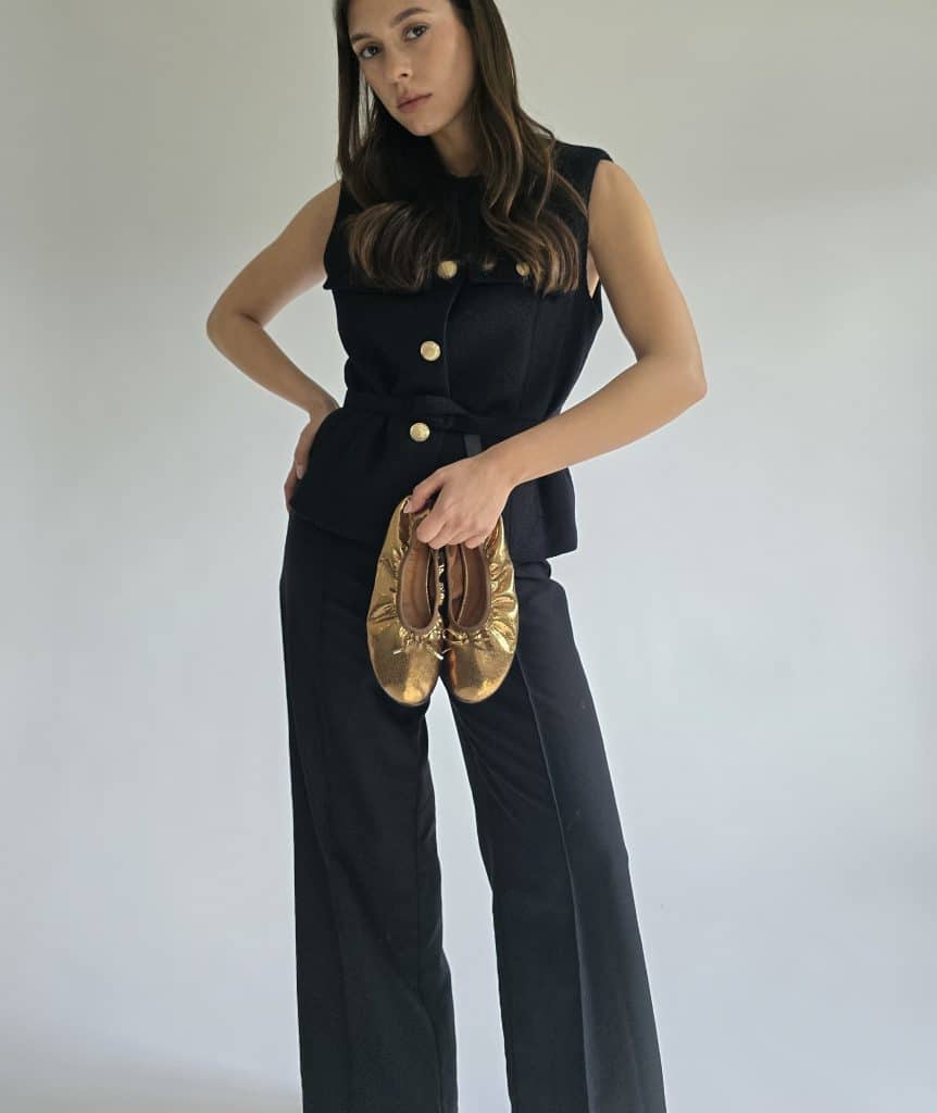 Lily Bronze