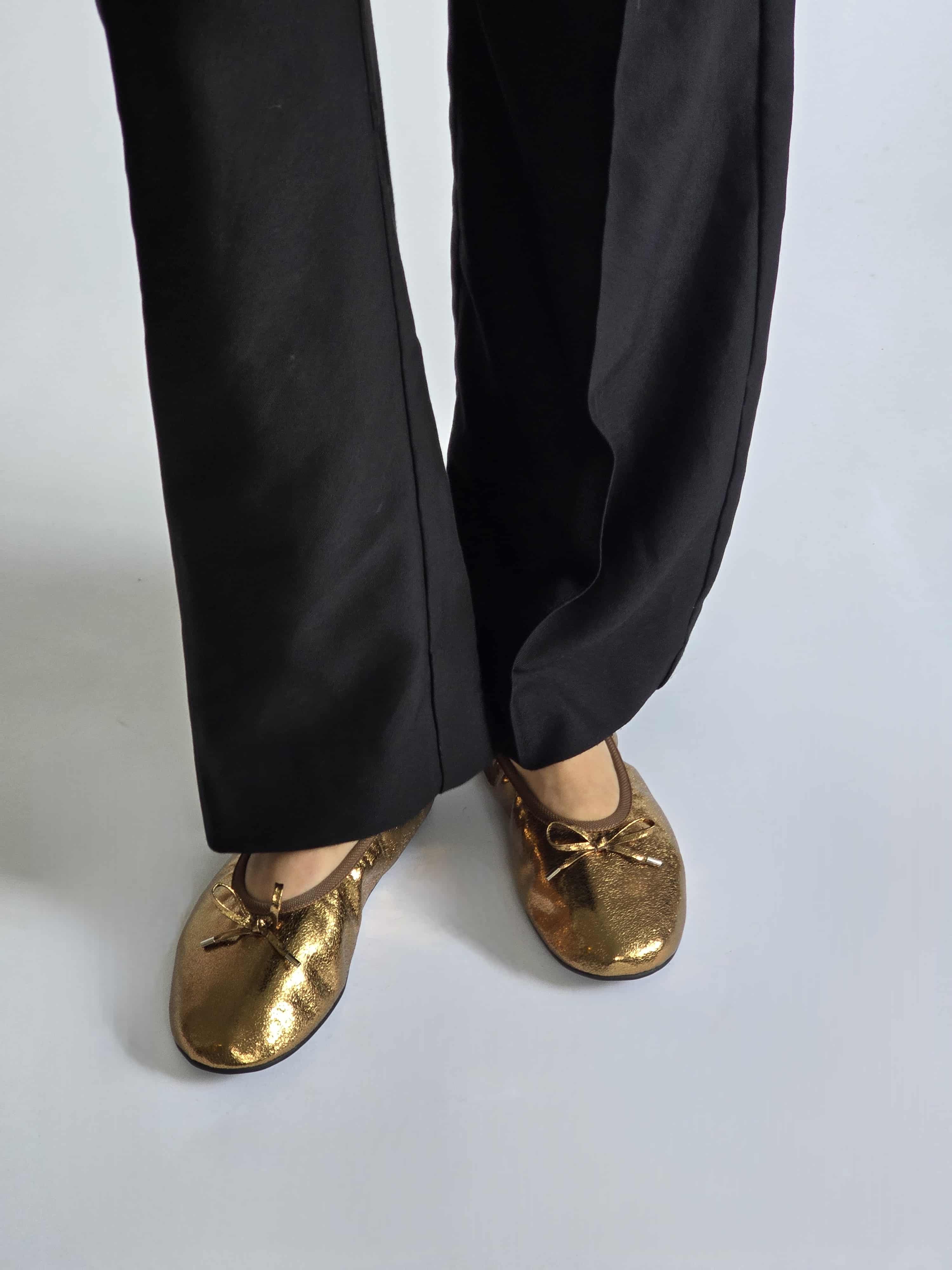Lily Bronze