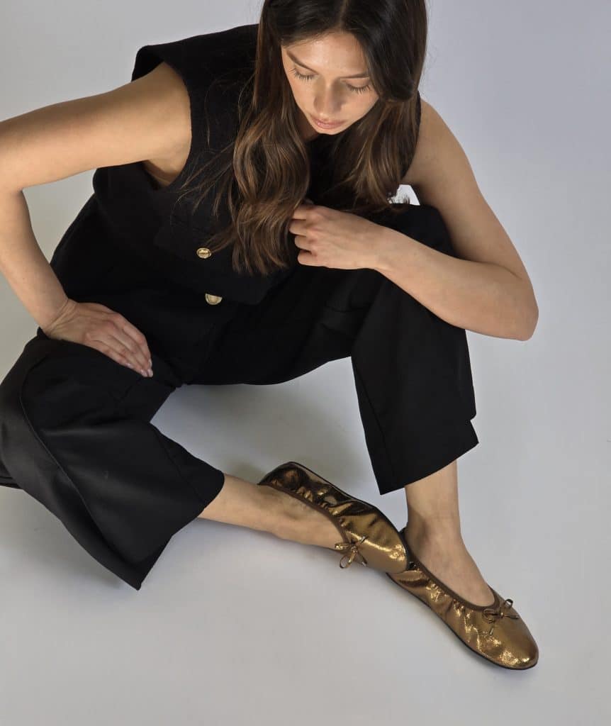 Lily Bronze
