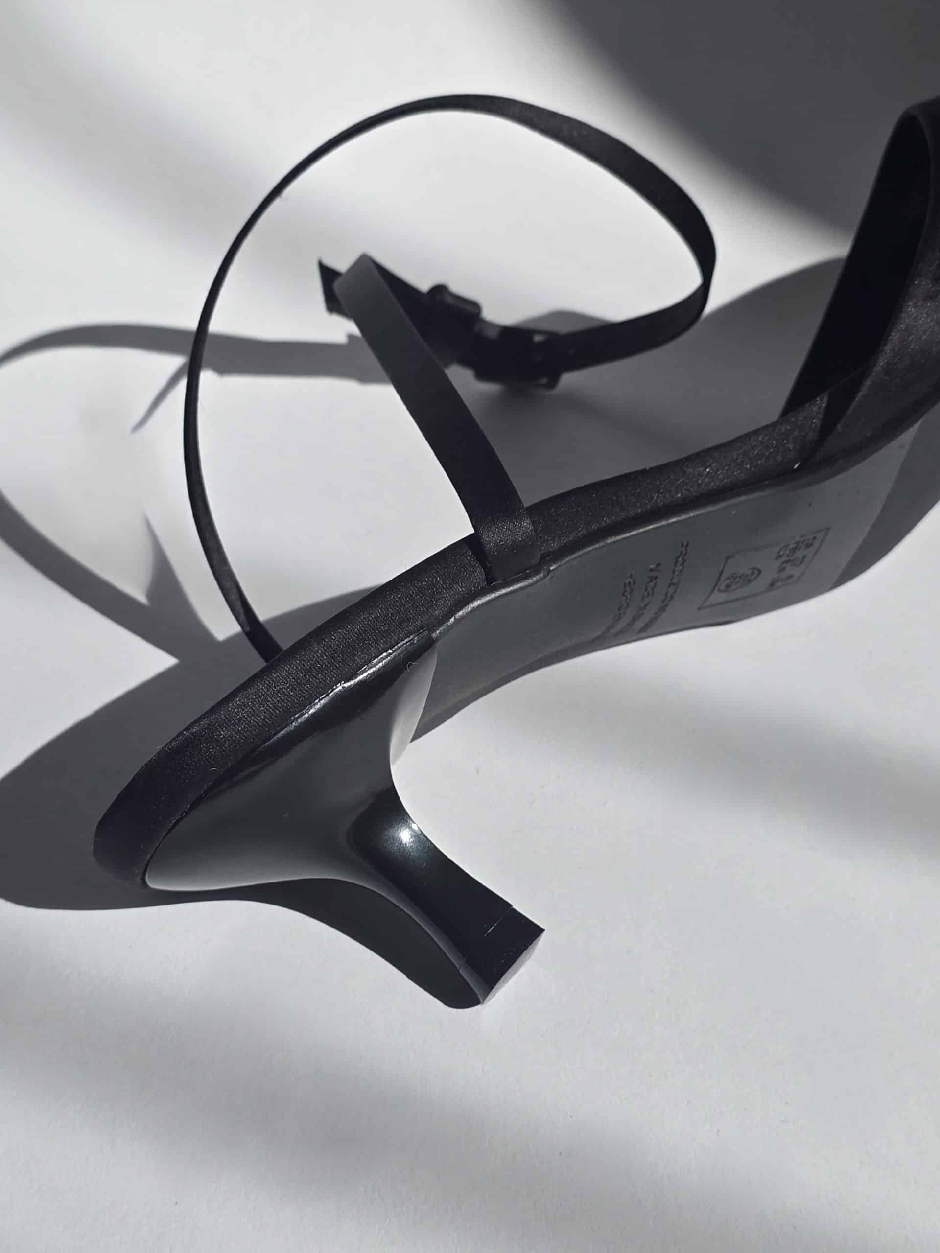 Mary Black Pre-Order