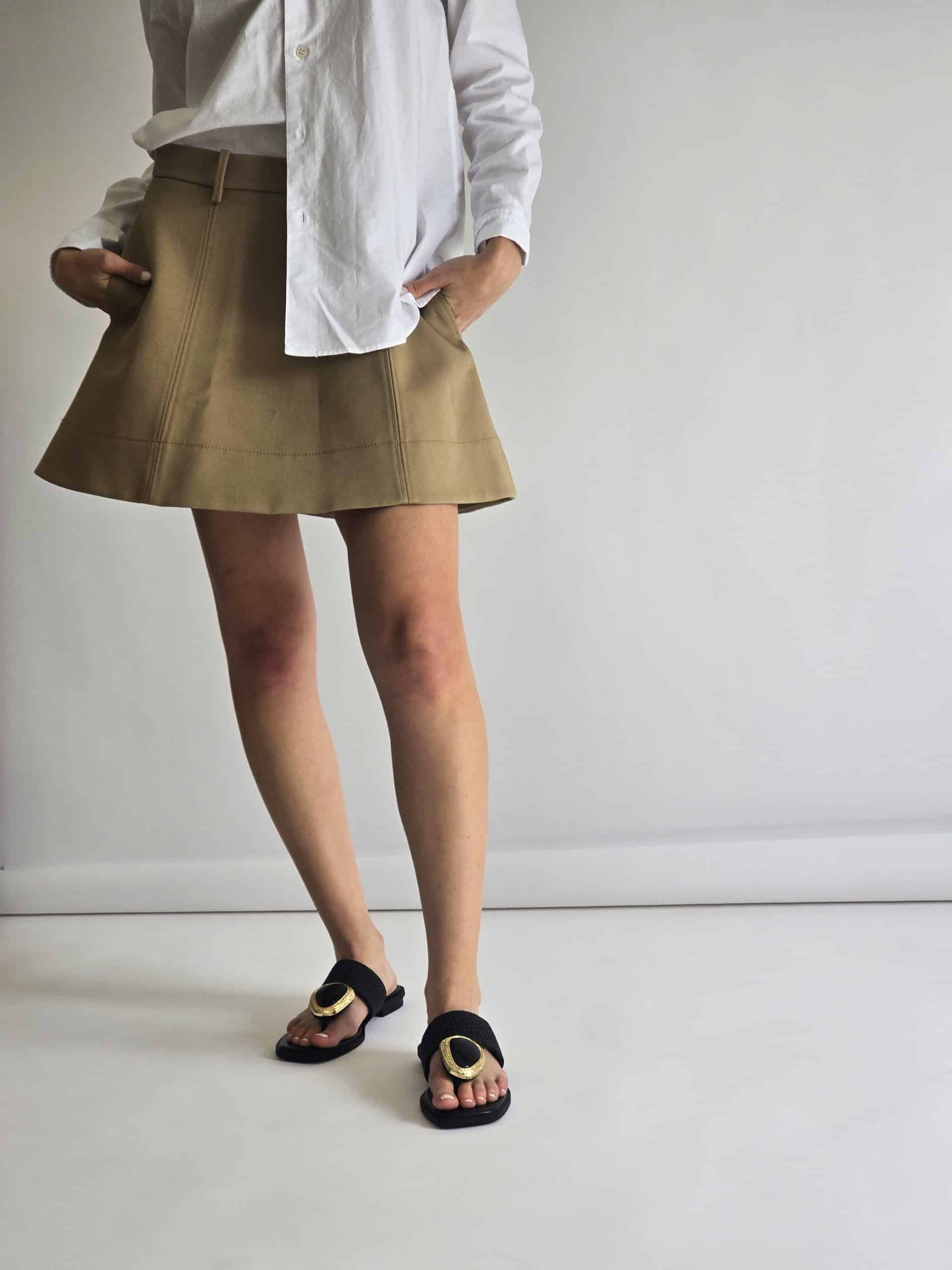 Exclusive - Lora Black