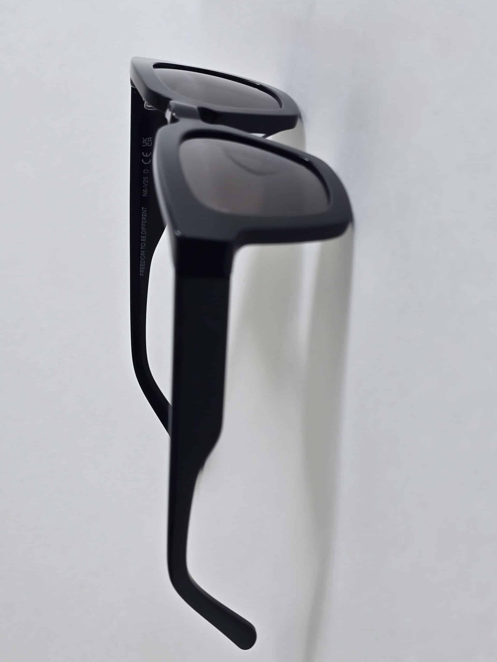 Logan Classic Black