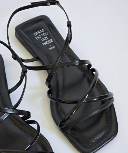 Lola Patent Black