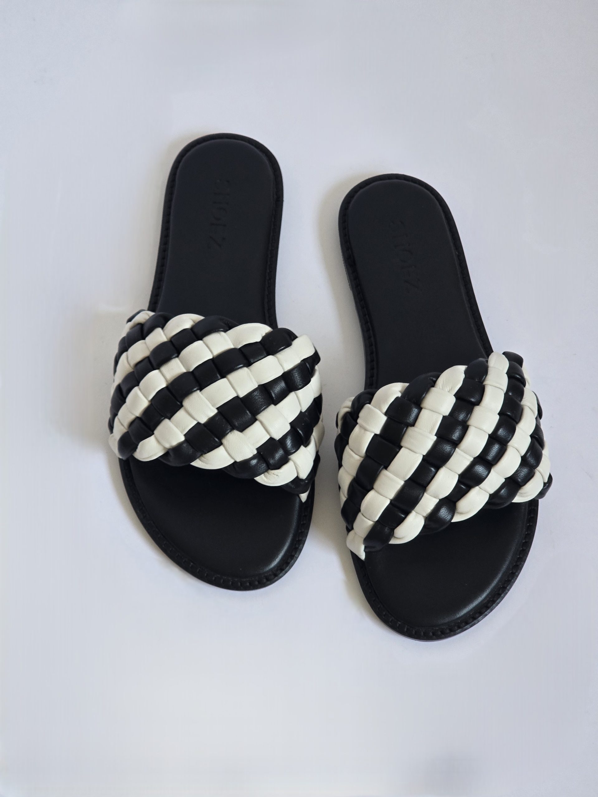 Kloe Black&White
