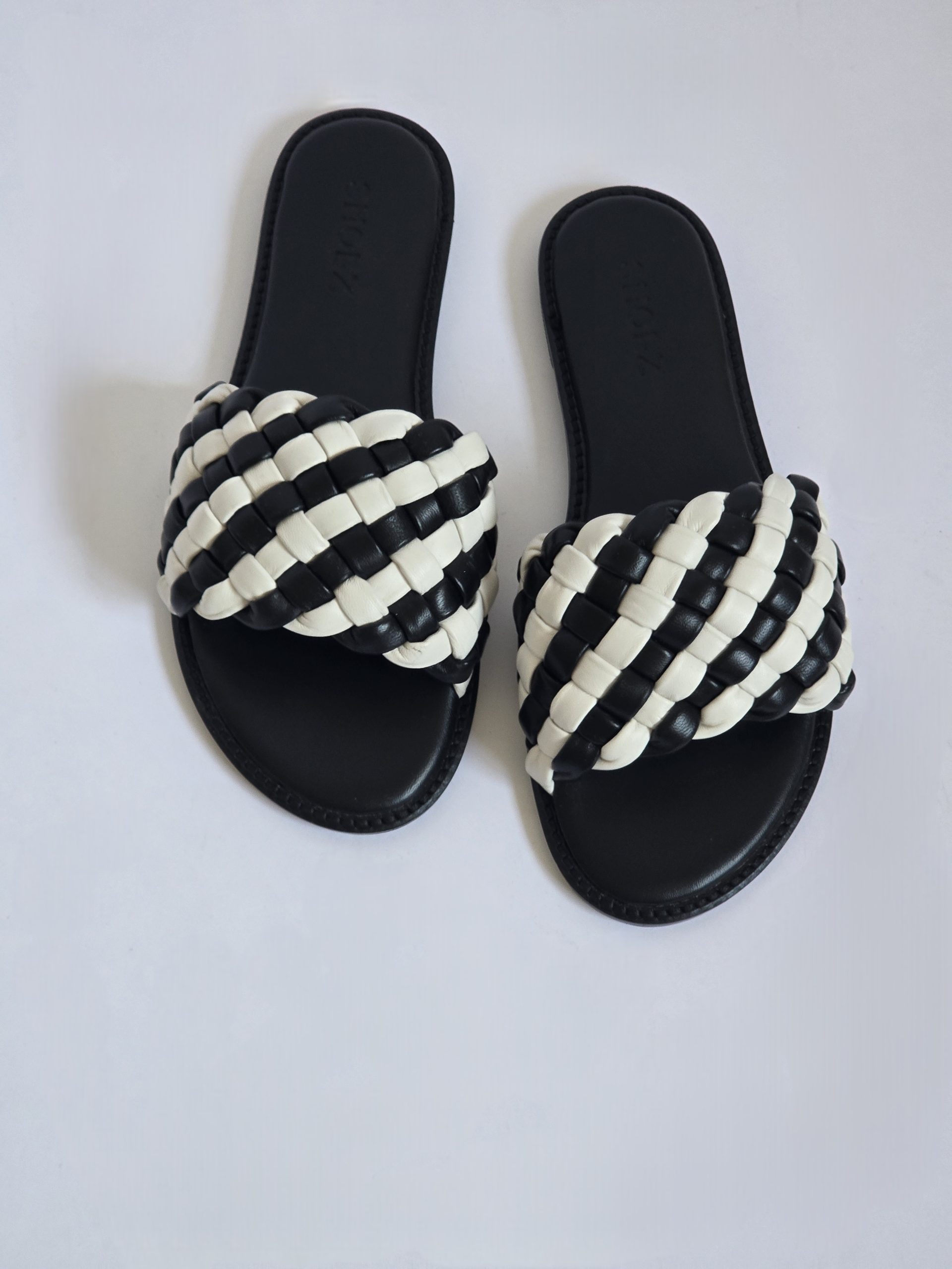 Kloe Black&White